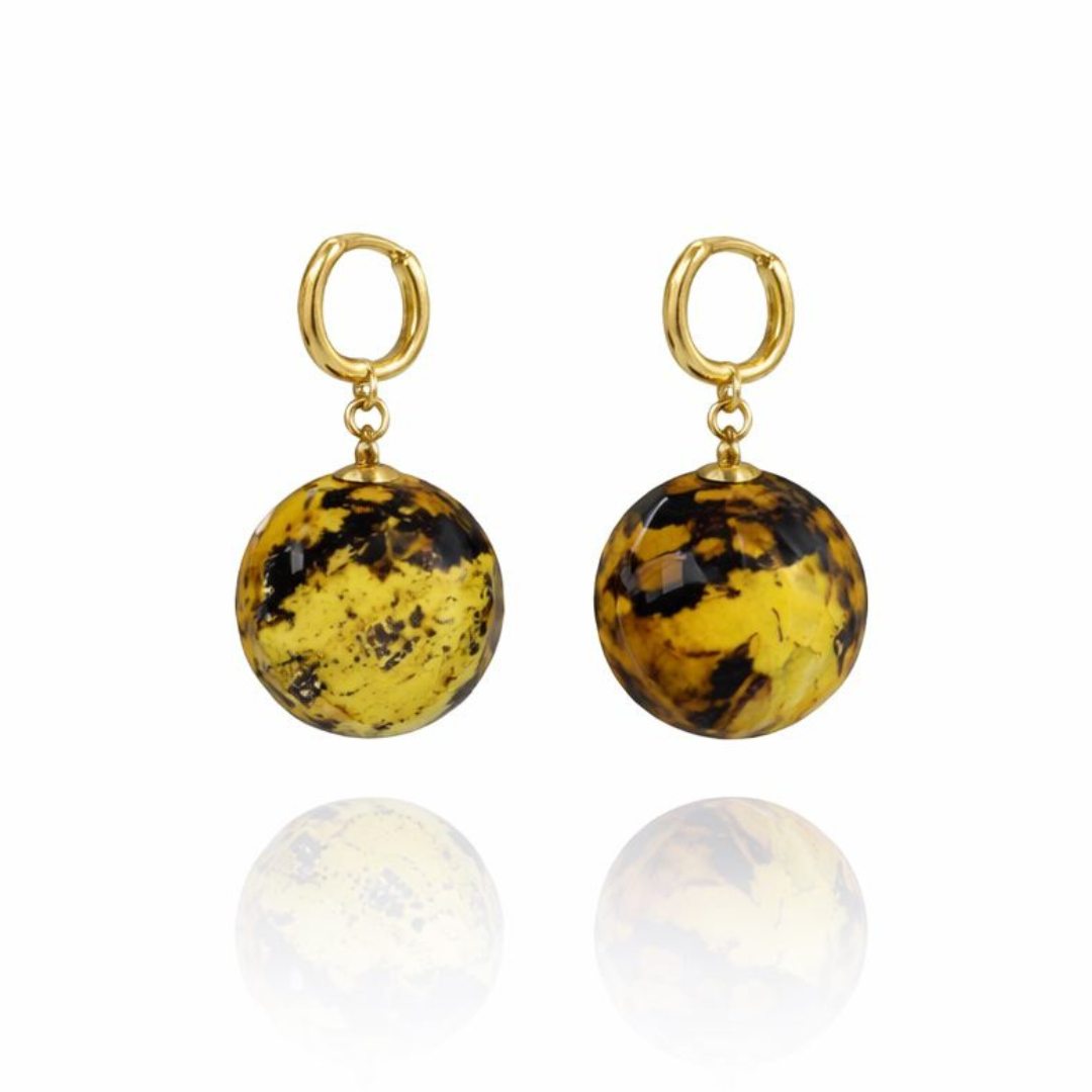Gold-plated earrings with faceted amber
